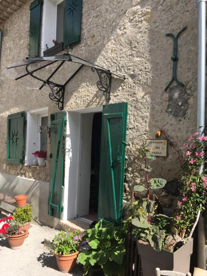 La Maison Des Soleils Apartment Soleilhas Екстериор снимка